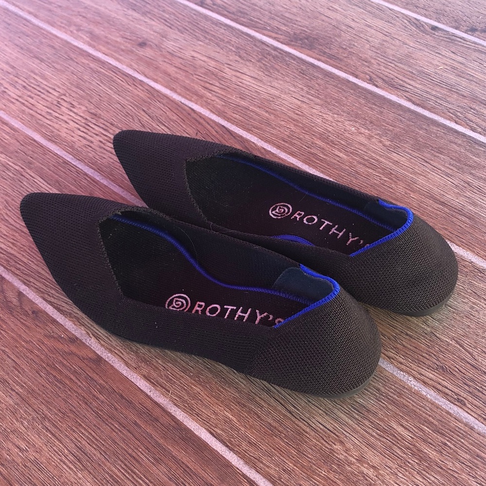 Black Rothys point
